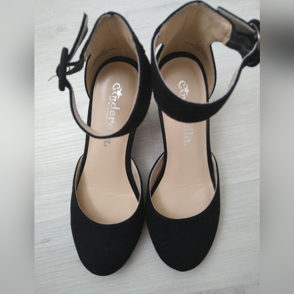 Cinderella of Boston black wedge sandals - Picture 3 of 4